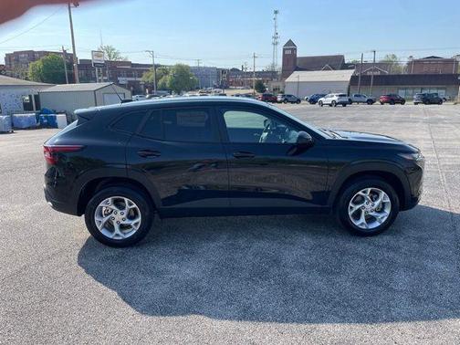 Mosaic Black Metallic 2026 Chevrolet Trax LS