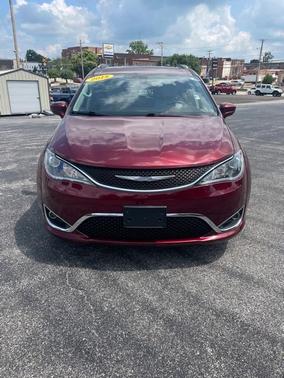 Photo 2 of 43 of 2018 Chrysler Pacifica Touring-L Plus
