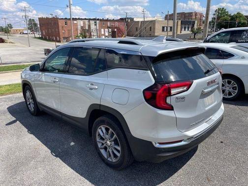 Quicksilver Metallic 2022 GMC Terrain SLT