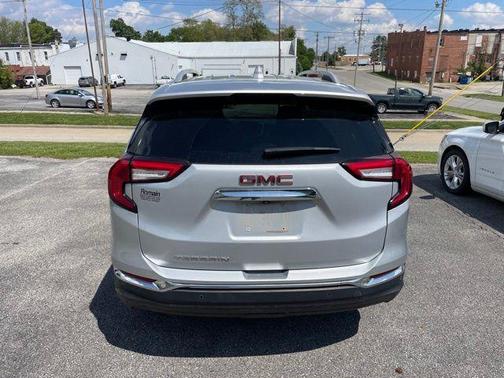 Quicksilver Metallic 2022 GMC Terrain SLT