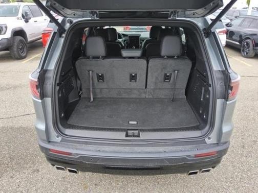 2024 GMC Acadia AT4