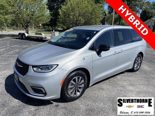 2024 Chrysler Pacifica Hybrid Select