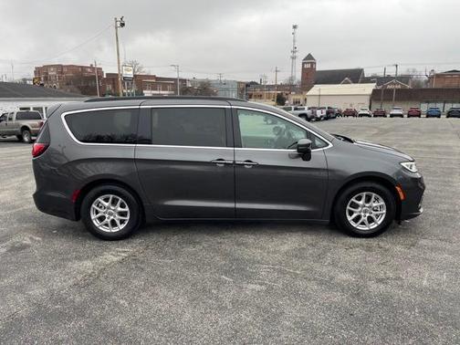 2022 Chrysler Pacifica Touring-L