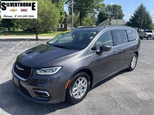 2022 Chrysler Pacifica Touring-L