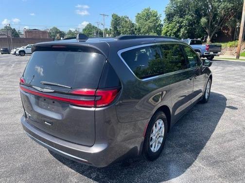 2022 Chrysler Pacifica Touring-L
