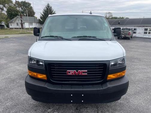 2025 GMC Savana 2500 LS
