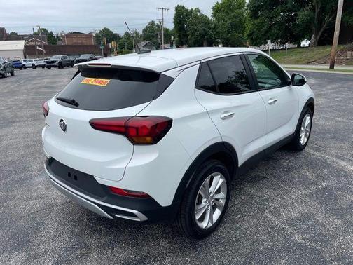 Summit White 2022 Buick Encore GX Preferred