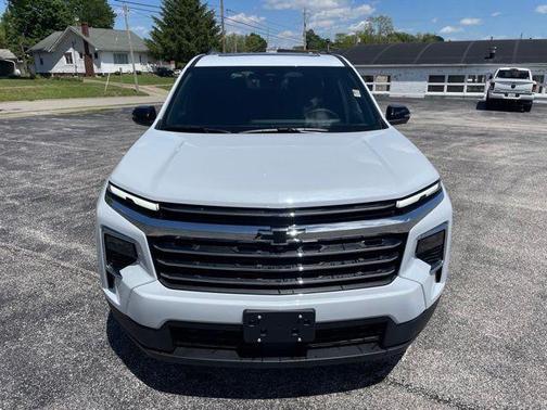 Polar White 2026 Chevrolet Traverse LT