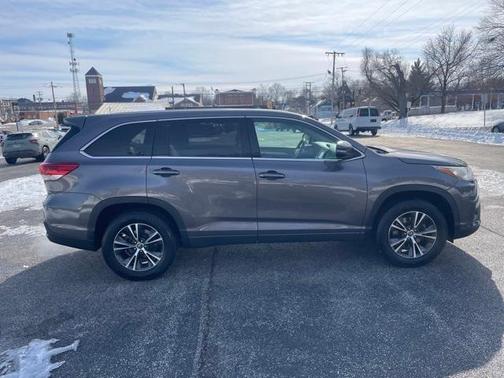 2017 Toyota Highlander LE