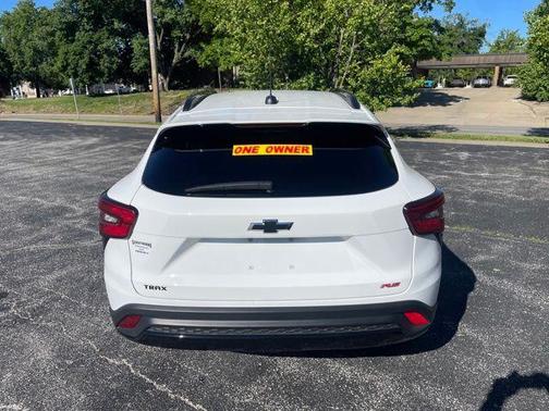 Summit White 2025 Chevrolet Trax 2RS