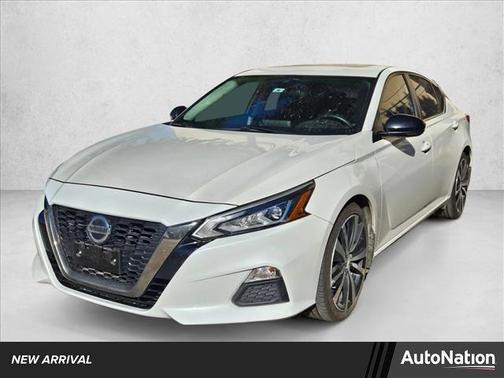 2020 Nissan Altima SR FWD