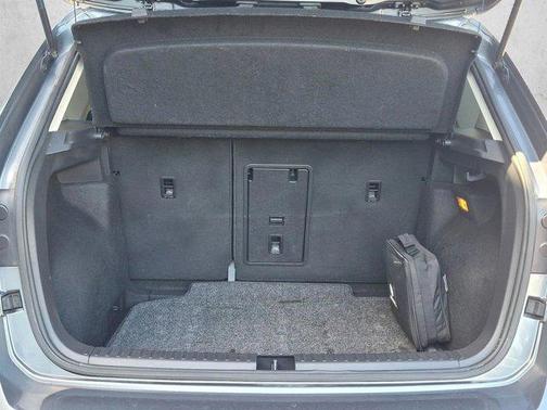 Platinum Gray Metallic 2022 Volkswagen Taos 1.5T SE