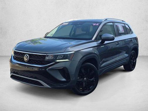 Platinum Gray Metallic 2022 Volkswagen Taos 1.5T SE