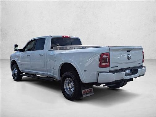 2021 RAM 3500 Laramie Crew Cab 4x4 8' Box