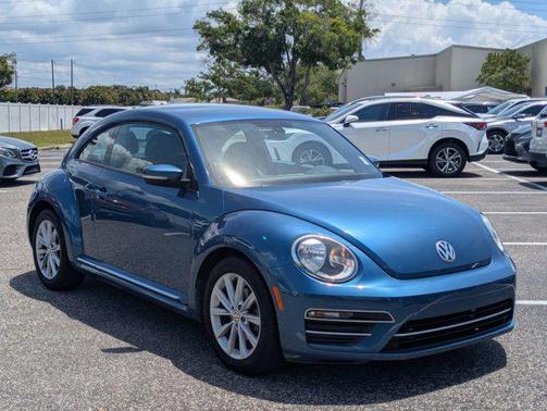 Silk Blue Metallic 2017 Volkswagen Beetle 1.8T SE