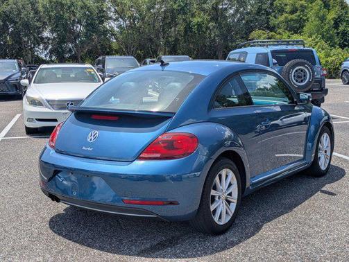 Silk Blue Metallic 2017 Volkswagen Beetle 1.8T SE