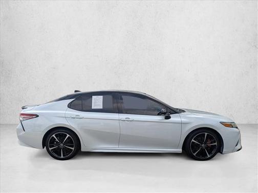 Wind Chill Pearl 2018 Toyota Camry XSE