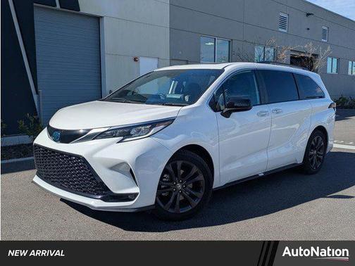 2023 Toyota Sienna XSE 7 Passenger