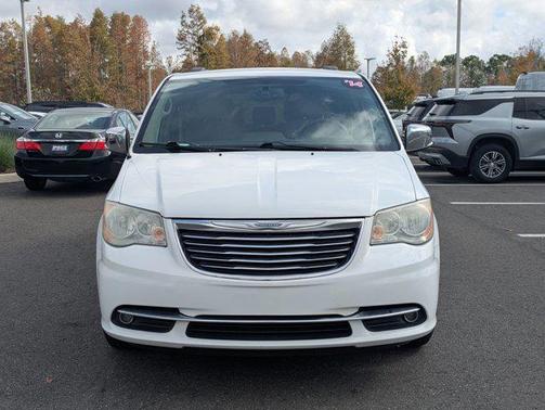 2014 Chrysler Town & Country Touring-L