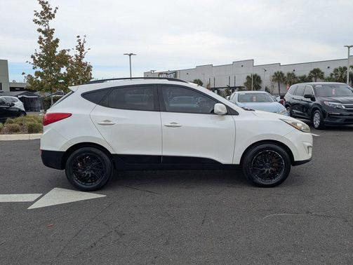 2015 Hyundai TUCSON SE