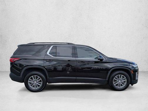 Mosaic Black Metallic 2023 Chevrolet Traverse LT Cloth