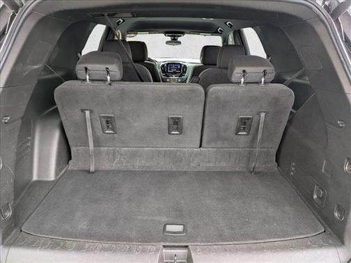 Mosaic Black Metallic 2023 Chevrolet Traverse LT Cloth