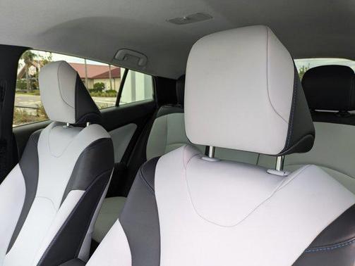 2018 Toyota Prius Four Touring