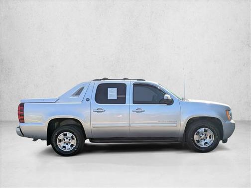 2013 Chevrolet Avalanche LS