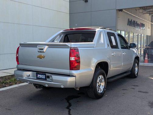 2013 Chevrolet Avalanche LS