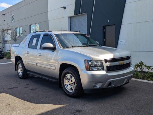2013 Chevrolet Avalanche LS