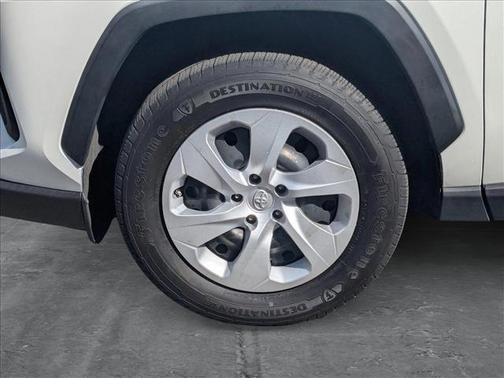 2020 Toyota RAV4 LE