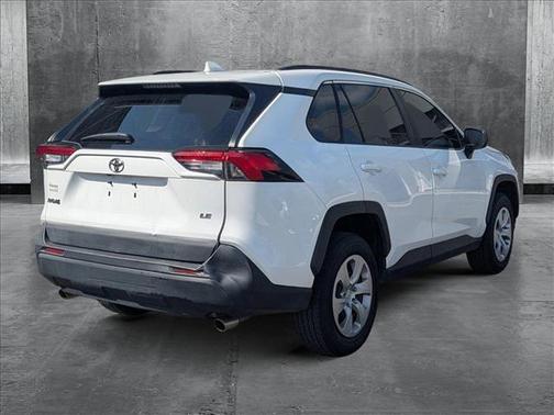 2020 Toyota RAV4 LE