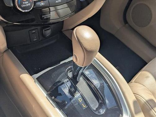 Pearl White 2015 Nissan Rogue SL