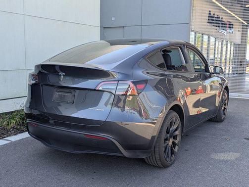 2024 Tesla Model Y Long Range Dual Motor All-Wheel Drive
