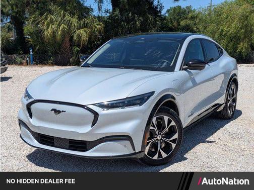 Space White Metallic 2023 Ford Mustang Mach-E Premium