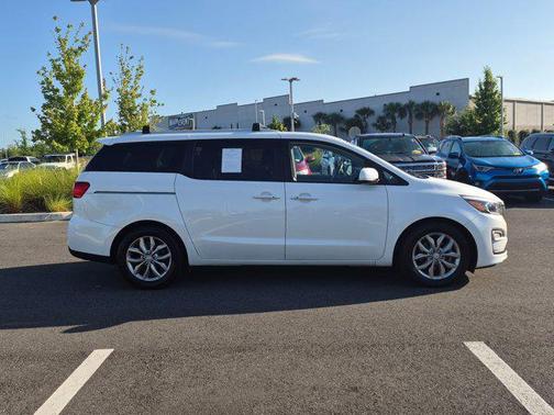 Snow White Pearl 2019 Kia Sedona EX