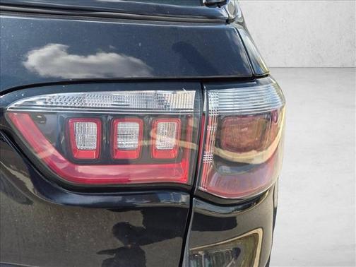 Diamond Black Crystal Pearlcoat 2018 Jeep Compass Sport