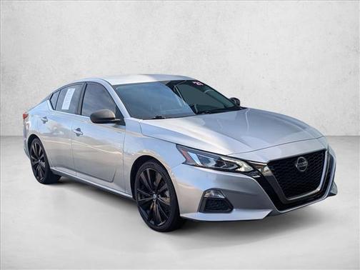 2021 Nissan Altima SR FWD