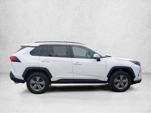 Ice Cap 2024 Toyota RAV4 XLE