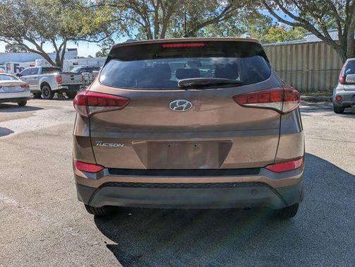 2017 Hyundai TUCSON SE
