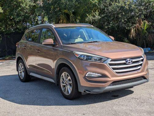 2017 Hyundai TUCSON SE