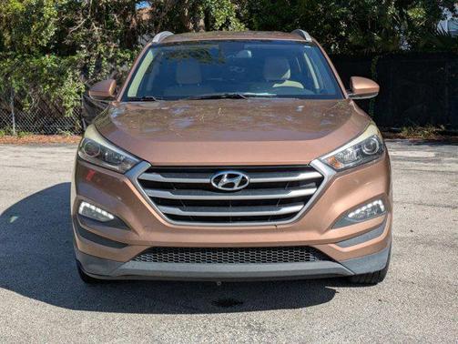 2017 Hyundai TUCSON SE