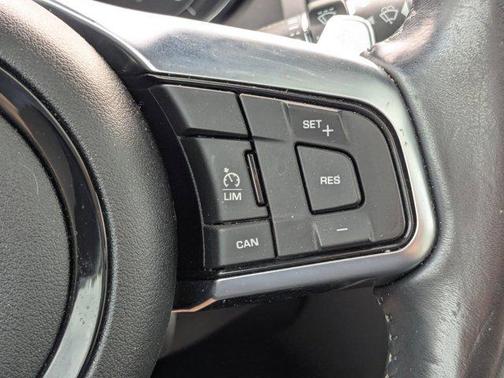 2019 Jaguar F-TYPE P300