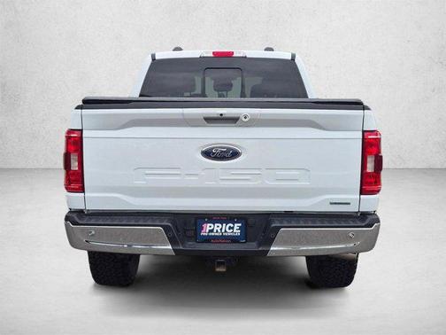 Oxford White 2022 Ford F-150 XLT