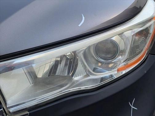 2016 Toyota Highlander LE