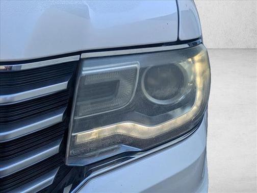 White Platinum Metallic Tri-Coat 2015 Lincoln Navigator Base