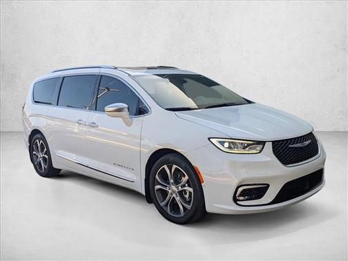 2024 Chrysler Pacifica L