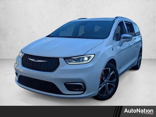 2024 Chrysler Pacifica L