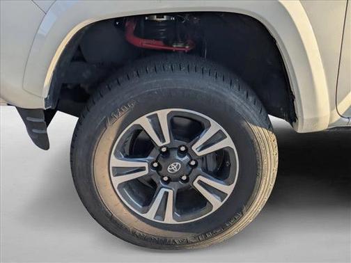 Super White 2019 Toyota Tacoma TRD Sport