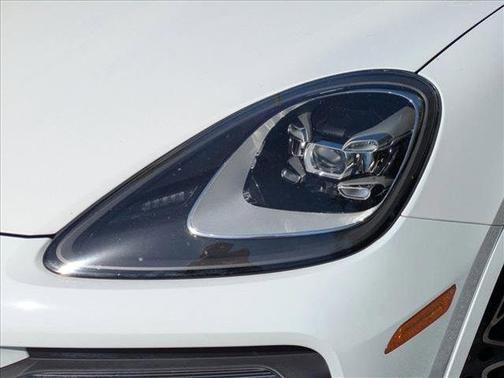 White 2021 Porsche Cayenne Cayenne